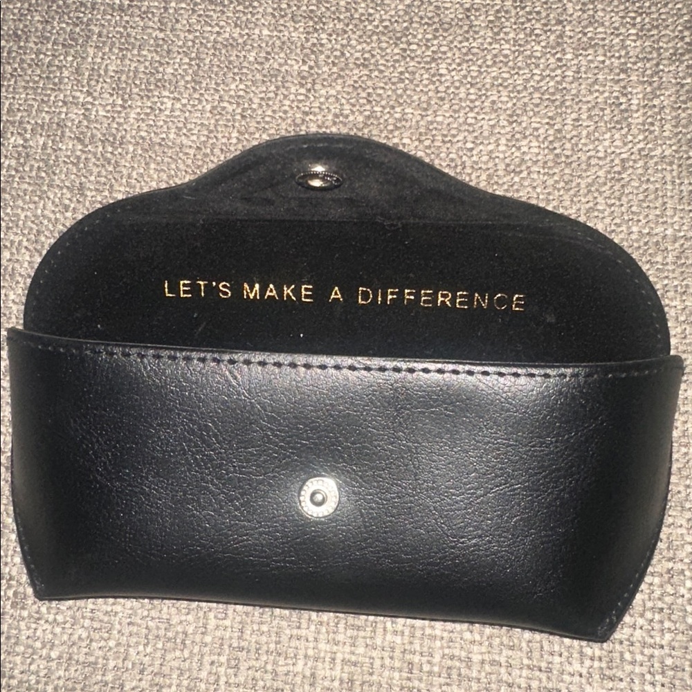 Diff Eyeglass Case - Picture 3 of 3